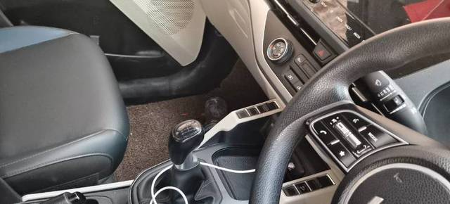https://images10.gaadi.com/usedgaadi-sellcar/UsedCar/e511e49ba/aac0dcbc-7657-4135-88fa-76ce3e60cda6.jpg?imwidth=6402