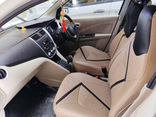 https://images10.gaadi.com/usedgaadi-sellcar/UsedCar/e511ed42a/f4790f72-b43d-4d08-a827-b956e46b941e.jpg?imwidth=6402