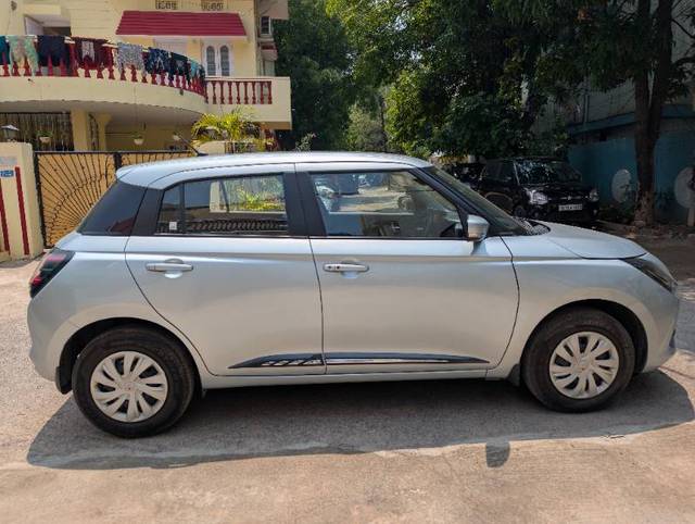 https://images10.gaadi.com/usedgaadi-sellcar/UsedCar/e5120721a/99b4b7f4-33fd-46e5-af4f-ff05193b568d.jpg?imwidth=6400