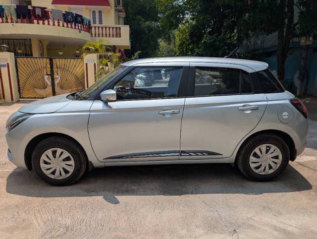 https://images10.gaadi.com/usedgaadi-sellcar/UsedCar/e5120721a/9b7b0f58-de5d-42f0-997e-35b053d0c41a.jpg?imwidth=6401