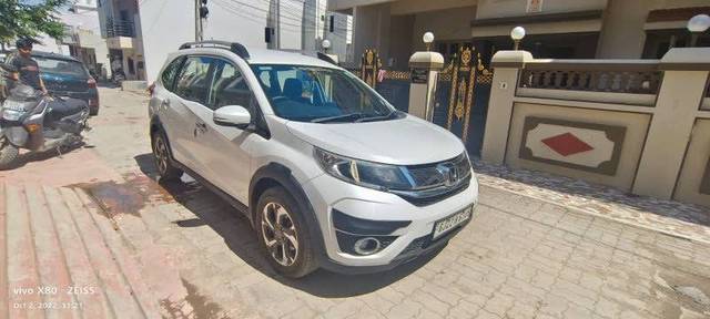 https://images10.gaadi.com/usedgaadi-sellcar/UsedCar/e5121714a/c2ee5196-756f-4bc1-adee-e175d2ea11c5.jpg?imwidth=6400