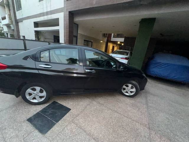 https://images10.gaadi.com/usedgaadi-sellcar/UsedCar/e51272eea/0353c694-0685-4458-9cf2-8ad41ff7b41f.jpg?imwidth=6401