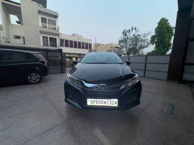 https://images10.gaadi.com/usedgaadi-sellcar/UsedCar/e51272eea/a0e07584-3f8a-4f85-a4e8-7015836329d4.jpg?imwidth=6400