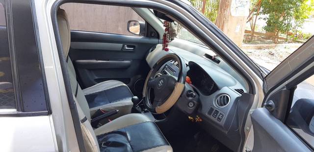 https://images10.gaadi.com/usedgaadi-sellcar/UsedCar/e5130322a/7903c65b-fc6b-4c4e-a8c1-a6d88a89e443.jpg?imwidth=6401