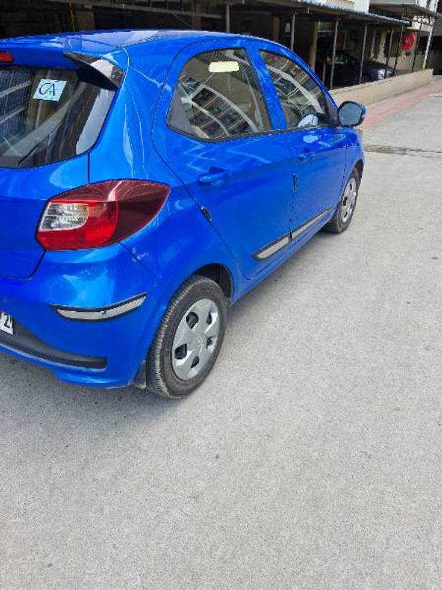 https://images10.gaadi.com/usedgaadi-sellcar/UsedCar/e5135092a/380917f8-c90e-4c7f-ad00-528b5480fb62.jpg?imwidth=6401