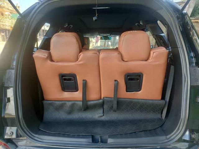 https://images10.gaadi.com/usedgaadi-sellcar/UsedCar/e513728aa/47b86ffd-036a-4046-9d1b-f3c6818084d6.jpg?imwidth=6402