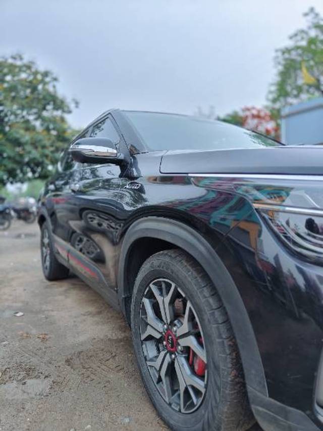 https://images10.gaadi.com/usedgaadi-sellcar/UsedCar/e5138dc2a/e11a604a-afd6-4568-9ecf-bfecd9f769f2.jpg?imwidth=6402