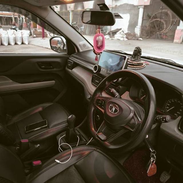 https://images10.gaadi.com/usedgaadi-sellcar/UsedCar/e513bca1a/1eb94605-b848-4dcb-b685-6493b26787ab.jpg?imwidth=6401