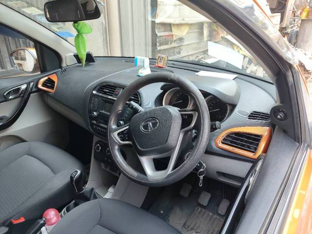 https://images10.gaadi.com/usedgaadi-sellcar/UsedCar/e513bfdca/fafc8aa2-058b-474f-a42b-5655565f79b9.jpg?imwidth=6400