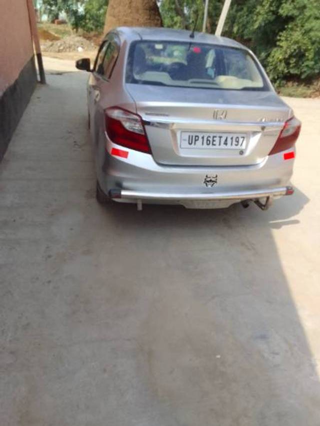 https://images10.gaadi.com/usedgaadi-sellcar/UsedCar/e514192fa/7af7f561-dced-4c6a-974d-e52175e8ac51.jpg?imwidth=6401