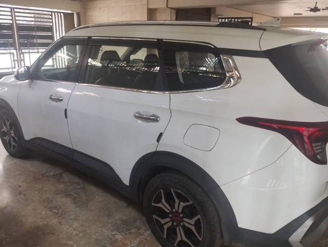 https://images10.gaadi.com/usedgaadi-sellcar/UsedCar/e5141fd7a/485a3af5-4470-4d1d-8914-f1aa88b5fb69.jpg?imwidth=6402