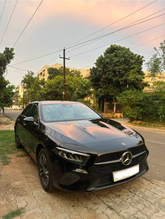 https://images10.gaadi.com/usedgaadi-sellcar/UsedCar/e51479faa/477d25eb-400e-474c-8538-9d41988aeff0.jpeg?imwidth=6400
