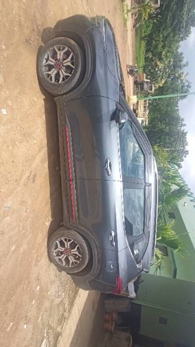 https://images10.gaadi.com/usedgaadi-sellcar/UsedCar/e5150e60a/1f64ff5d-81ae-4865-8301-e982828acda1.jpg?imwidth=6400