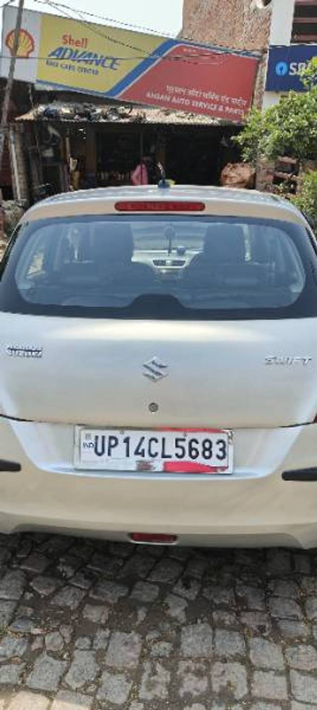 https://images10.gaadi.com/usedgaadi-sellcar/UsedCar/e51522a4a/f18b52c5-b2ec-4bd5-a5a9-f94ebb6b2118.jpg?imwidth=6401