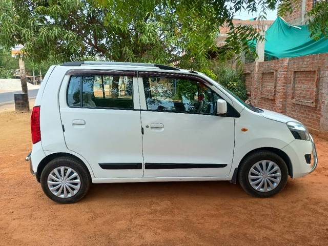 https://images10.gaadi.com/usedgaadi-sellcar/UsedCar/e5156082a/a57228d8-dc9a-4672-be46-2021b1e0ae9f.jpg?imwidth=6400