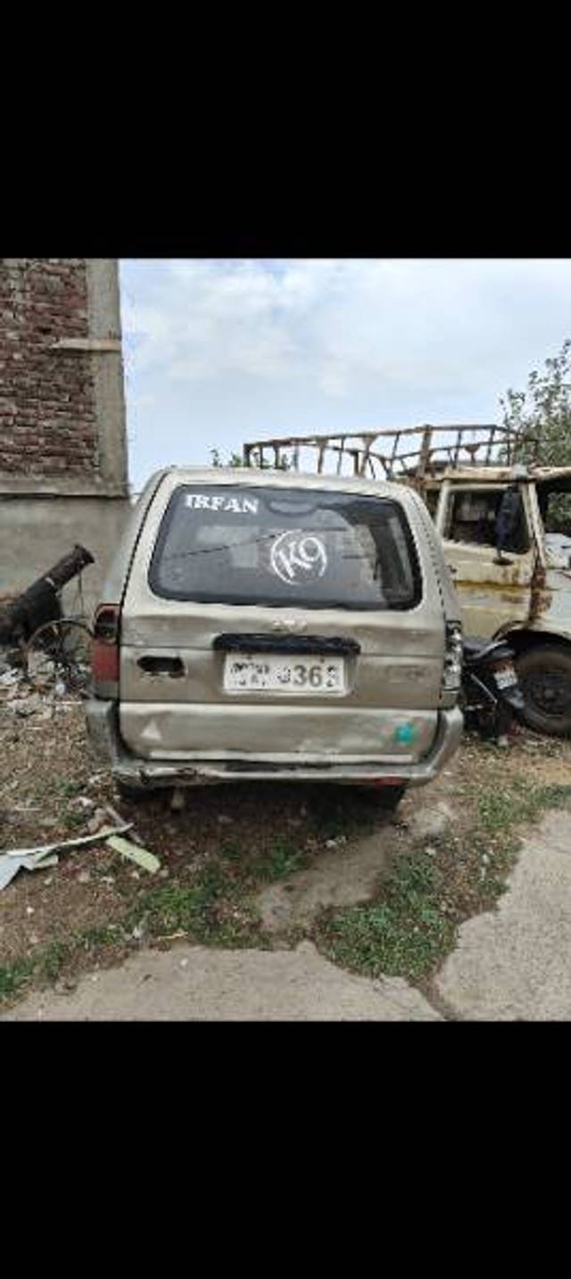 https://images10.gaadi.com/usedgaadi-sellcar/UsedCar/e51584b4a/dbc36190-02f2-4eaa-8cec-a5b1c9c8dabf.jpg?imwidth=6402