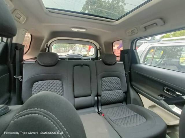 https://images10.gaadi.com/usedgaadi-sellcar/UsedCar/e5158d41a/b2d2d2a3-8522-4cb5-9a56-f5261daa73af.jpg?imwidth=6401