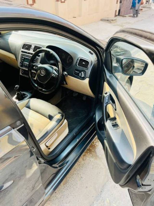 https://images10.gaadi.com/usedgaadi-sellcar/UsedCar/e515953ba/92116c59-7519-4bbd-9800-aba3fd0c36fc.jpg?imwidth=6402