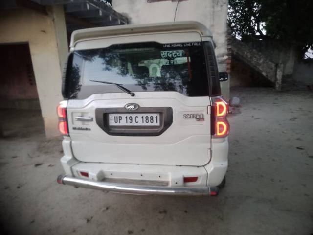 https://images10.gaadi.com/usedgaadi-sellcar/UsedCar/e515a829a/7be3a452-cd12-4e22-a11c-5194a3dc23a7.jpg?imwidth=6401