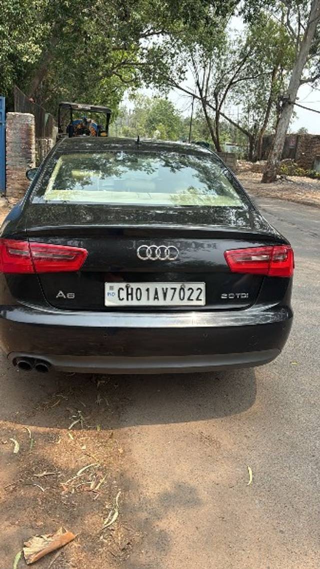 https://images10.gaadi.com/usedgaadi-sellcar/UsedCar/e515eb4fa/f99cca8e-fd5d-4579-9863-d4d6c0816893.jpeg?imwidth=6401