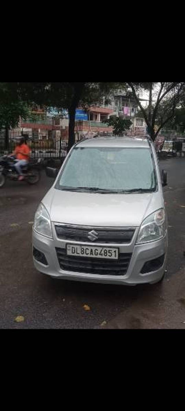 https://images10.gaadi.com/usedgaadi-sellcar/UsedCar/e515f11da/53c324f0-710e-4f68-8728-a50346f4d827.jpg?imwidth=6400