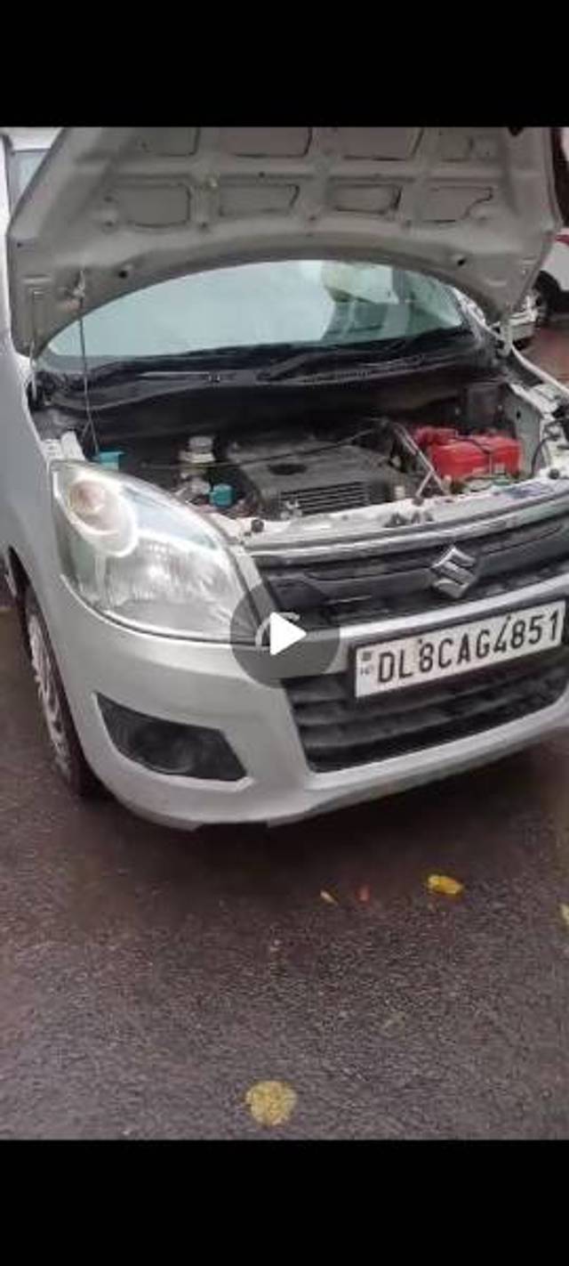 https://images10.gaadi.com/usedgaadi-sellcar/UsedCar/e515f11da/7a2bb089-1b15-41bd-a7ae-a18413d7a2f1.jpg?imwidth=6401