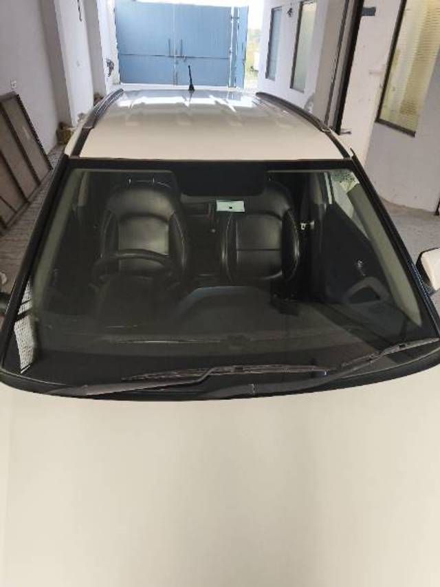 https://images10.gaadi.com/usedgaadi-sellcar/UsedCar/e51607f8a/85d5897a-db72-49b8-b272-0325ff787fce.jpg?imwidth=6401