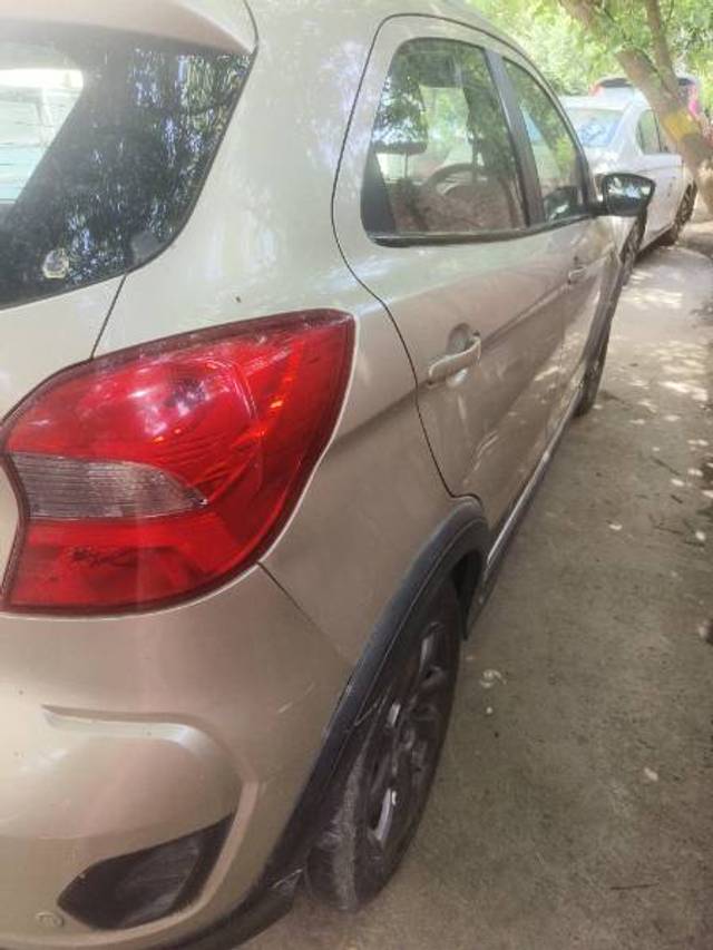 https://images10.gaadi.com/usedgaadi-sellcar/UsedCar/e5161fcba/bc004a34-327a-4ead-b630-e58133314167.jpg?imwidth=6401