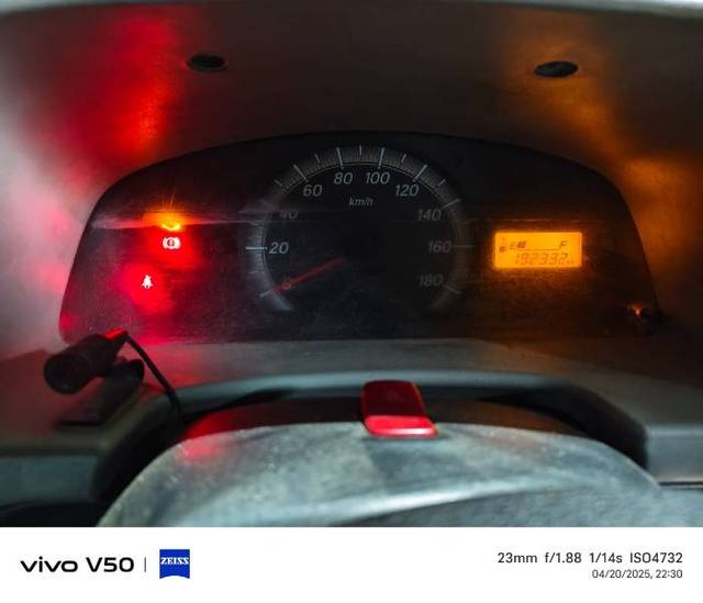 https://images10.gaadi.com/usedgaadi-sellcar/UsedCar/e51620c5a/38c66eb9-1dd7-4de5-b8d6-ec5ce611f0d0.jpg?imwidth=6401