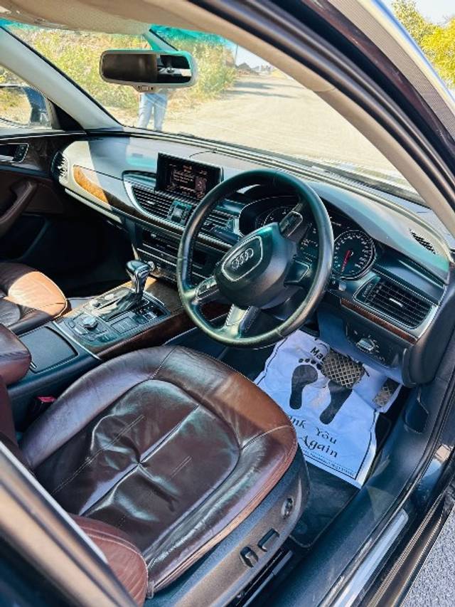 https://images10.gaadi.com/usedgaadi-sellcar/UsedCar/e51624a9a/9e497b0d-6e5c-4031-850b-f22e9caf5e0d.jpeg?imwidth=6402