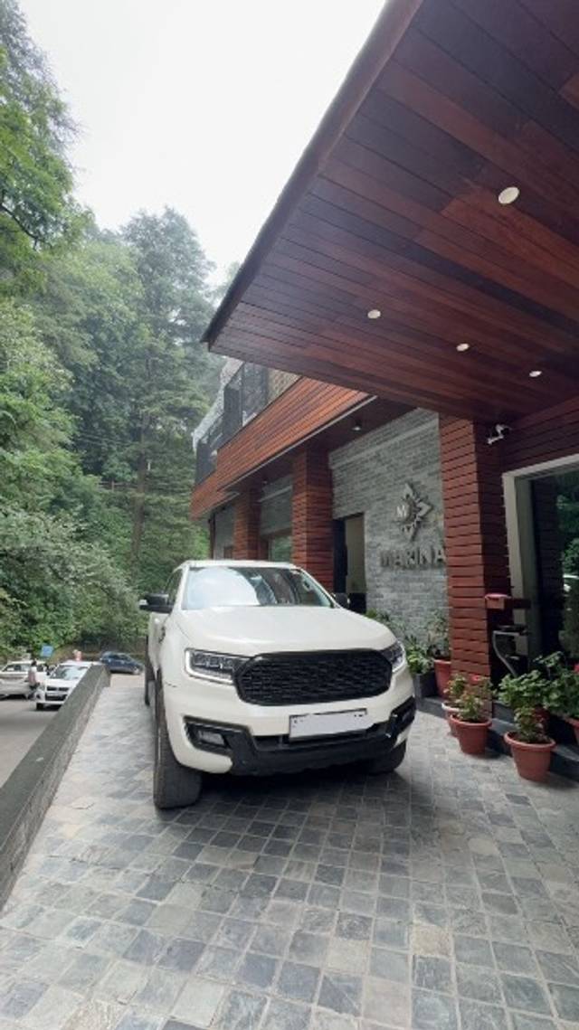 https://images10.gaadi.com/usedgaadi-sellcar/UsedCar/e5162600a/1410ec99-28de-4b1b-811f-8719ed1d3680.jpeg?imwidth=6400