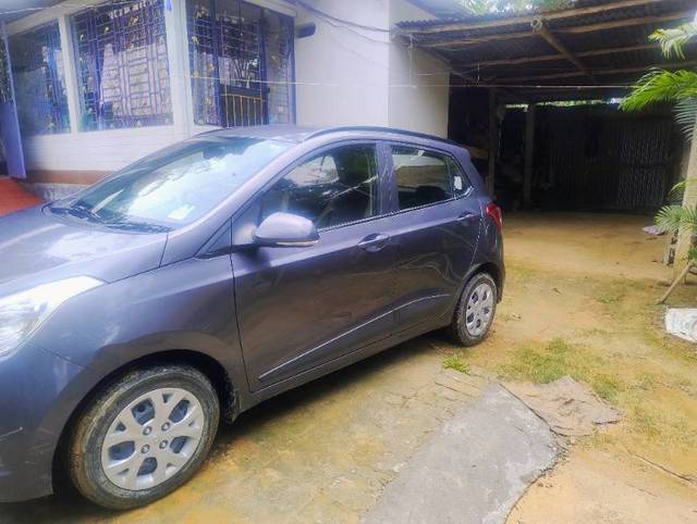 https://images10.gaadi.com/usedgaadi-sellcar/UsedCar/e5163eeea/2123fd2b-f920-421e-8968-a702e5efa9d9.jpg?imwidth=6402