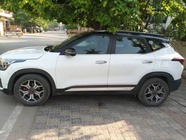 https://images10.gaadi.com/usedgaadi-sellcar/UsedCar/e51643f3a/95ae261d-5ad7-4218-95cc-c8c18cfc6c7f.jpg?imwidth=6402
