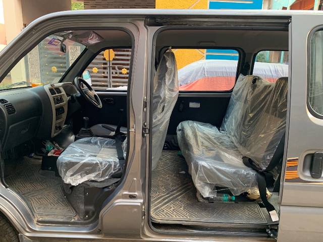 https://images10.gaadi.com/usedgaadi-sellcar/UsedCar/e51654e7a/08367953-20c9-4a99-9090-1d41dbaf5a5a.jpeg?imwidth=6402