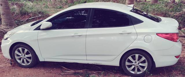 https://images10.gaadi.com/usedgaadi-sellcar/UsedCar/e5167079a/be5557b9-cf0a-44f5-947c-6113b78805ce.jpg?imwidth=6402