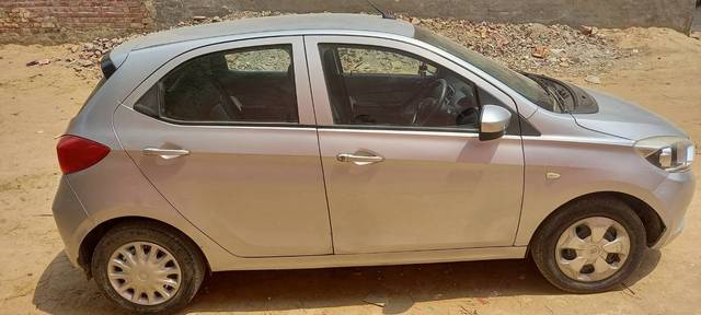 https://images10.gaadi.com/usedgaadi-sellcar/UsedCar/e5169cc6a/8d19150f-5c97-4ce0-a114-c60875ee10df.jpg?imwidth=6401