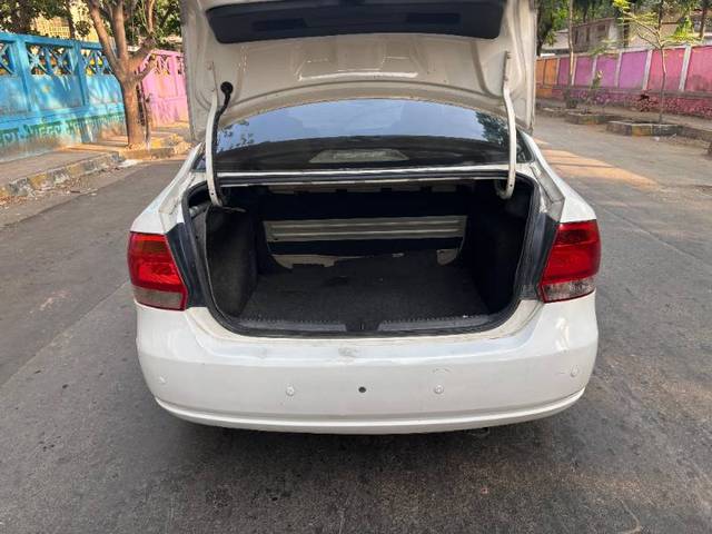 https://images10.gaadi.com/usedgaadi-sellcar/UsedCar/e516b8f9a/0816036f-6ee0-4f71-9b09-9e3a8377703e.jpg?imwidth=6401