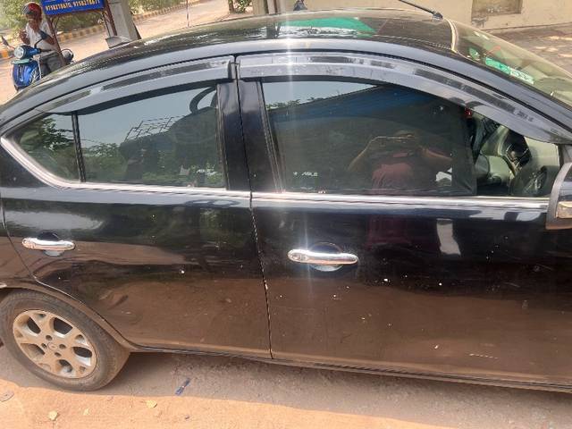 https://images10.gaadi.com/usedgaadi-sellcar/UsedCar/e516d055a/e9e11833-e5e5-42fb-a9f4-fd2083eede0a.jpeg?imwidth=6401