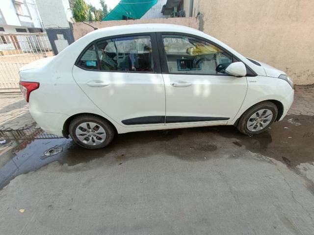 https://images10.gaadi.com/usedgaadi-sellcar/UsedCar/e516df38a/9b0de04e-a014-4511-a152-edd263ae3800.jpg?imwidth=6401