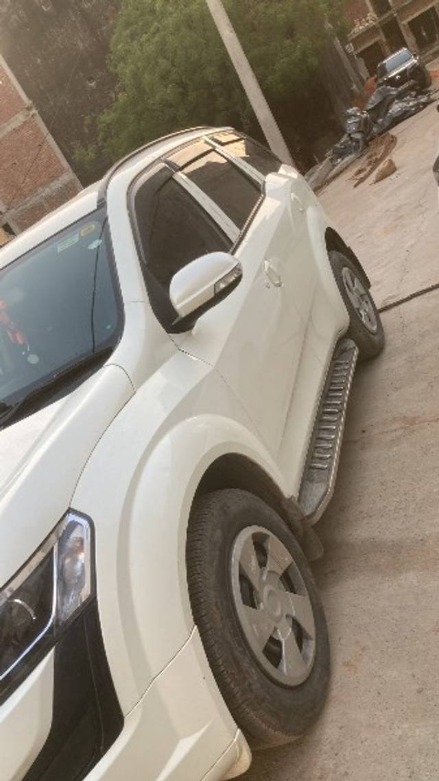 https://images10.gaadi.com/usedgaadi-sellcar/UsedCar/e516fb3ba/3ef5b048-41fc-4a33-952a-f857dc868ee5.jpeg?imwidth=6402