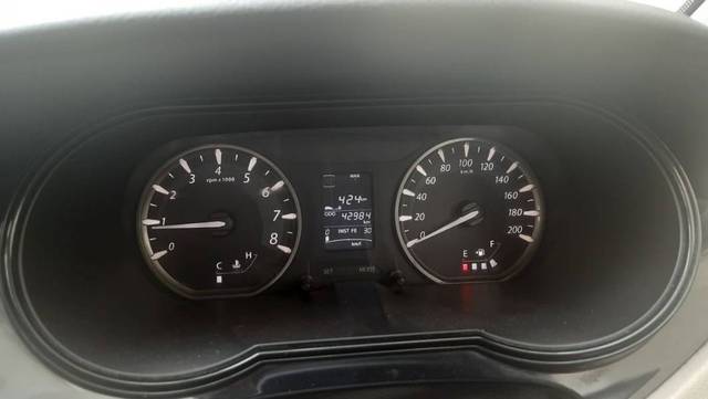 https://images10.gaadi.com/usedgaadi-sellcar/UsedCar/e5170f61a/4b15bdb0-b6ce-4a28-9efe-99cdca4d07b1.jpg?imwidth=6400