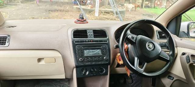 https://images10.gaadi.com/usedgaadi-sellcar/UsedCar/e517328aa/99dc7e5a-fad6-4775-8545-3be01d9a1555.jpg?imwidth=6402
