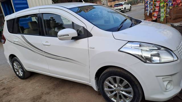 https://images10.gaadi.com/usedgaadi-sellcar/UsedCar/e51763ada/2521d322-a144-4451-ac6e-3a8bde10ee7a.jpg?imwidth=6401