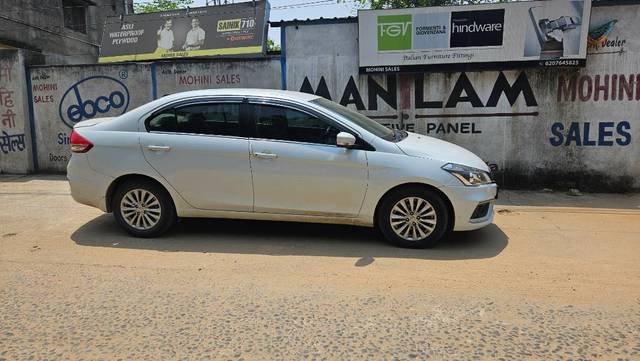 https://images10.gaadi.com/usedgaadi-sellcar/UsedCar/e5176b0da/aa36d8a2-bd46-4e19-9731-001156bd8e8d.jpg?imwidth=6402