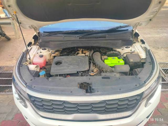 https://images10.gaadi.com/usedgaadi-sellcar/UsedCar/e5177e74a/0d37a6ee-00be-48c3-90d6-5cf66467a184.jpg?imwidth=6401