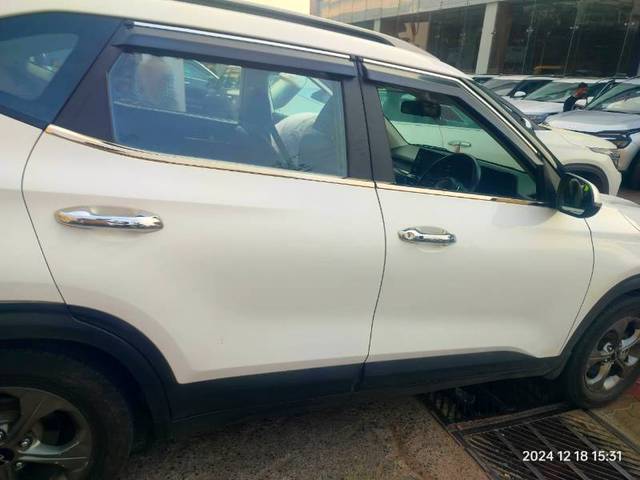 https://images10.gaadi.com/usedgaadi-sellcar/UsedCar/e5177e74a/442b3872-e621-41c1-8c21-97913ade7777.jpg?imwidth=6402
