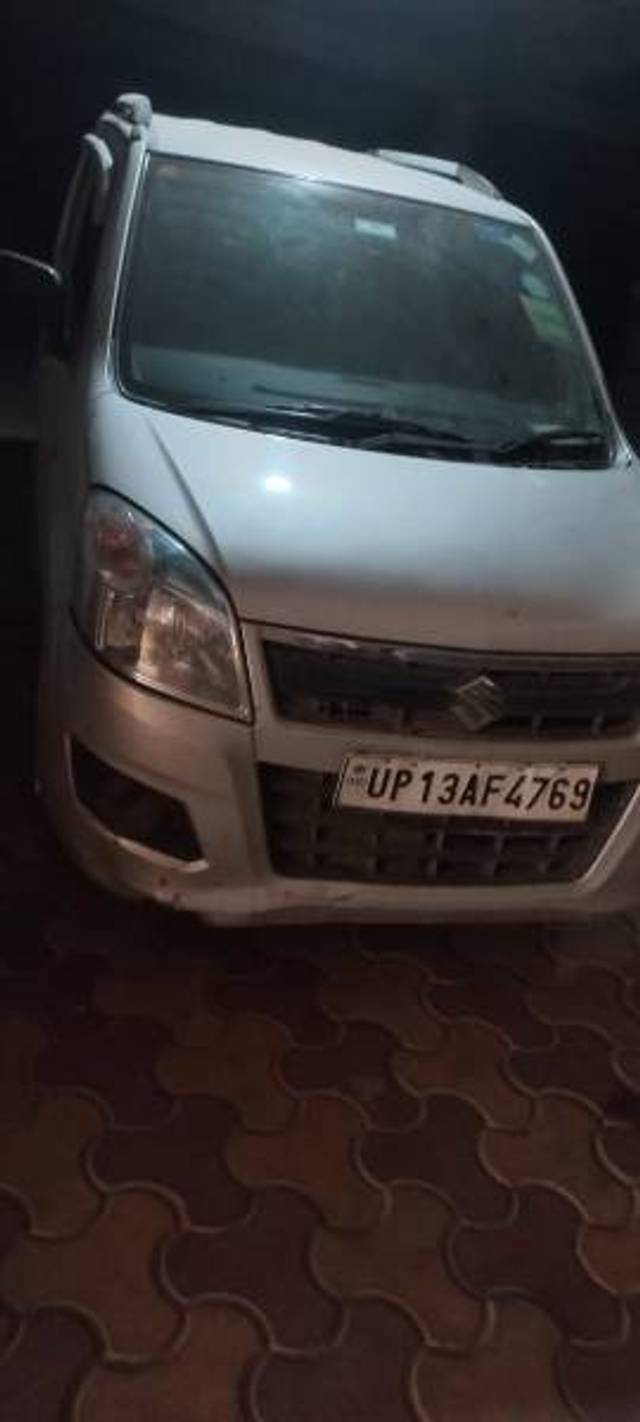 https://images10.gaadi.com/usedgaadi-sellcar/UsedCar/e5178356a/2df3570a-0ed8-4dec-a691-5e3afc58db88.jpg?imwidth=6400