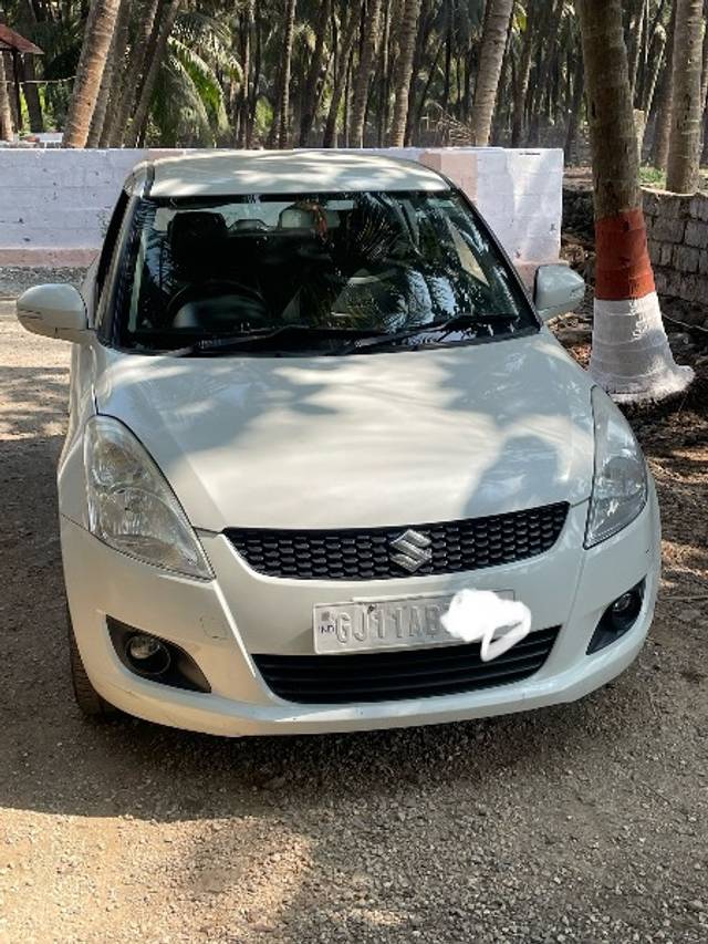 https://images10.gaadi.com/usedgaadi-sellcar/UsedCar/e517b3a4a/2a18936f-e65f-4317-b967-edc763365fbc.jpeg?imwidth=6400