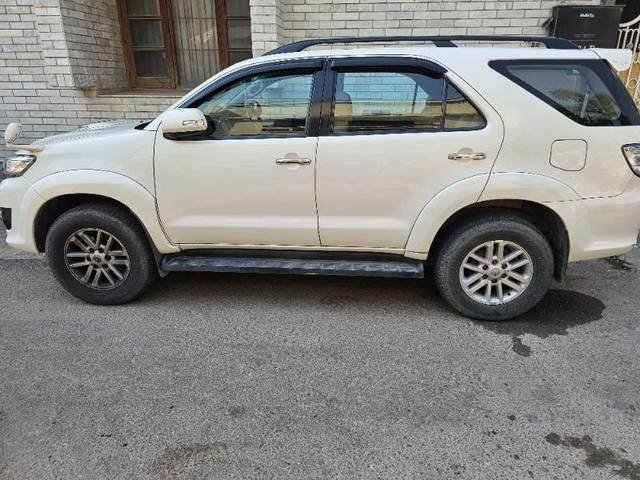 https://images10.gaadi.com/usedgaadi-sellcar/UsedCar/e517db2ba/0fdeb576-f0b0-4aaf-b707-2db7507aaa05.jpg?imwidth=6401