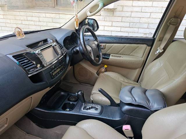 https://images10.gaadi.com/usedgaadi-sellcar/UsedCar/e517db2ba/e2748dc9-87a8-4e97-b4d8-86b796351ea6.jpg?imwidth=6402